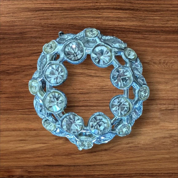 Broche - Picture 1 of 3